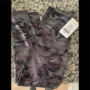 Fabletics medium 7/8 metallic leggings